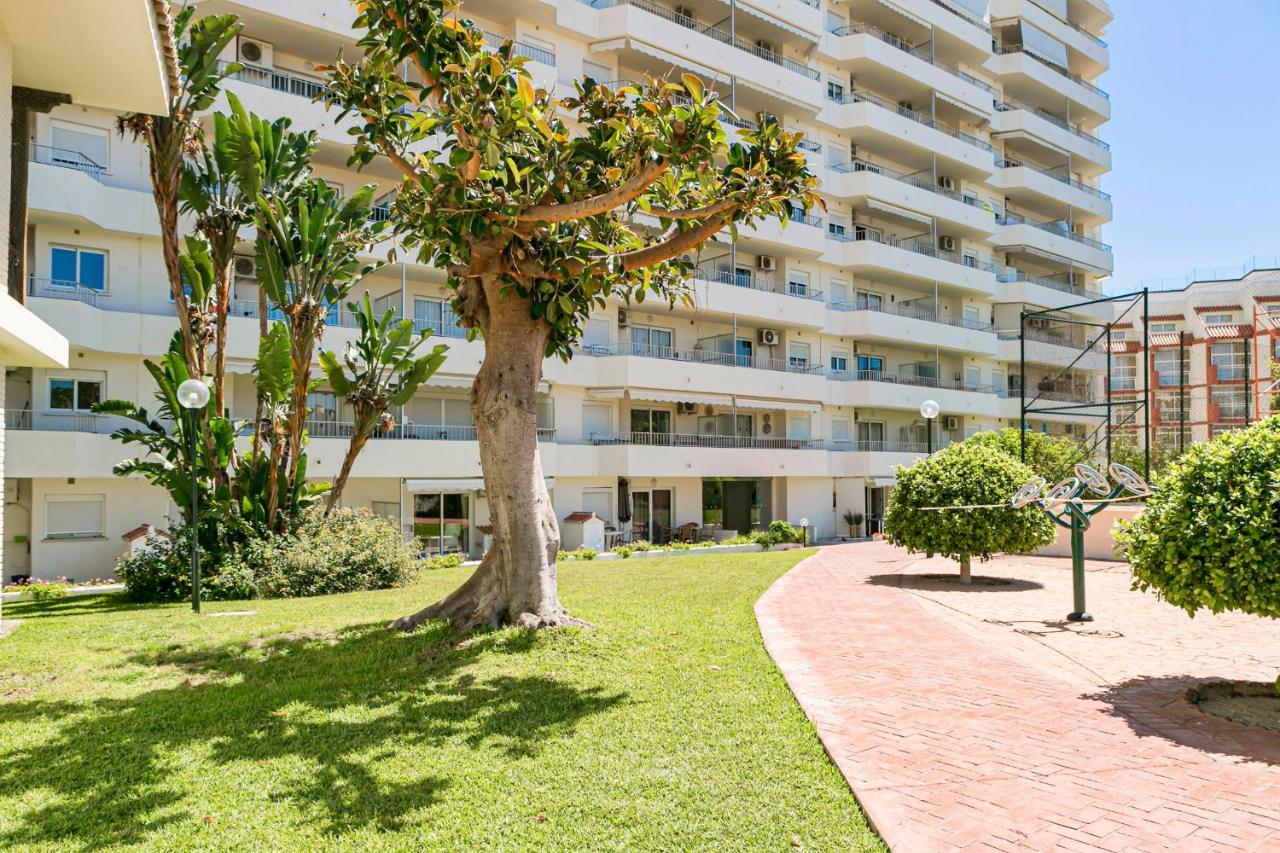 Malagadevacaciones - La Carihuela Palace Torremolinos Ngoại thất bức ảnh